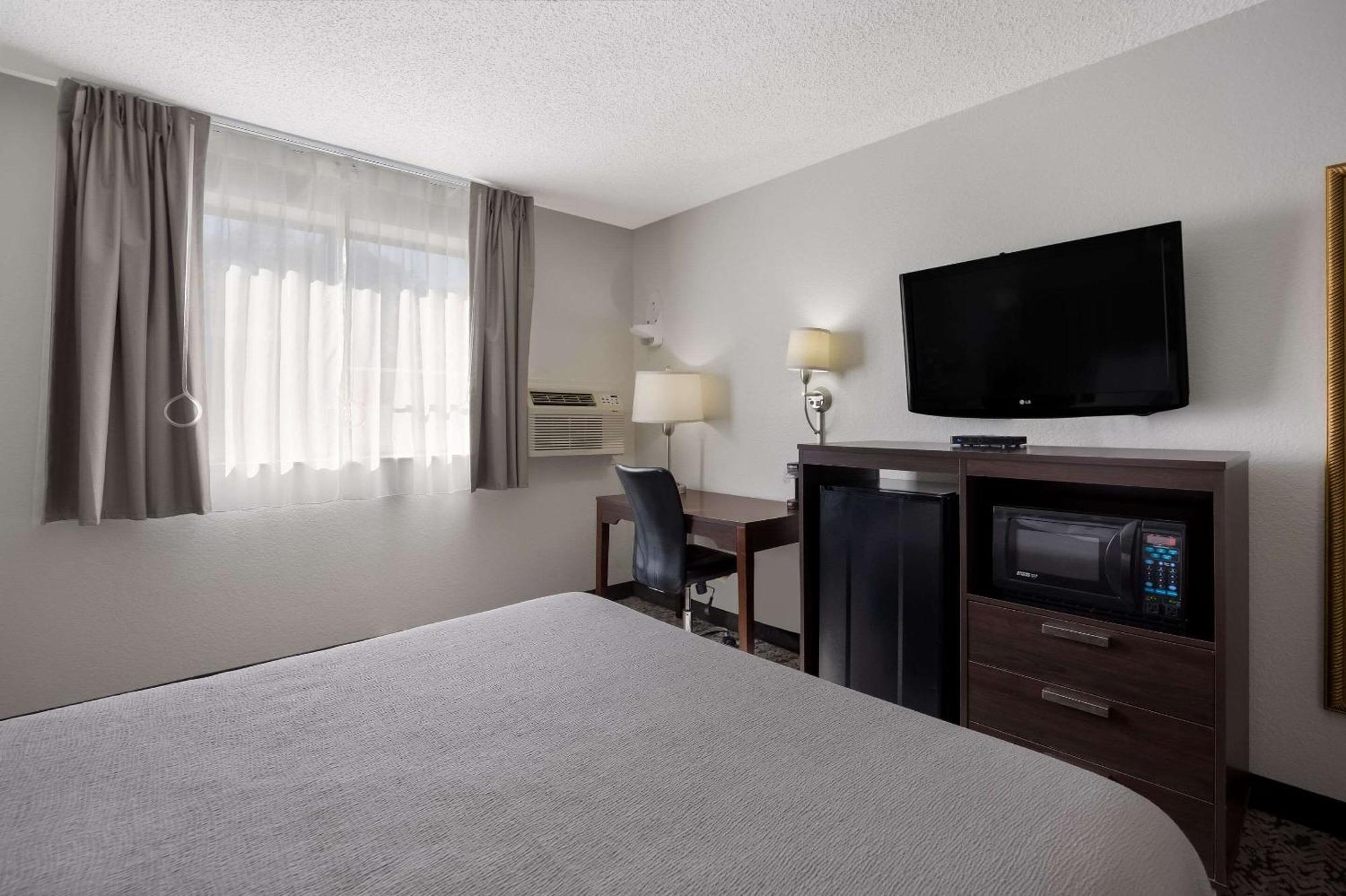 Quality Inn Hall Of Fame Кантон Екстер'єр фото