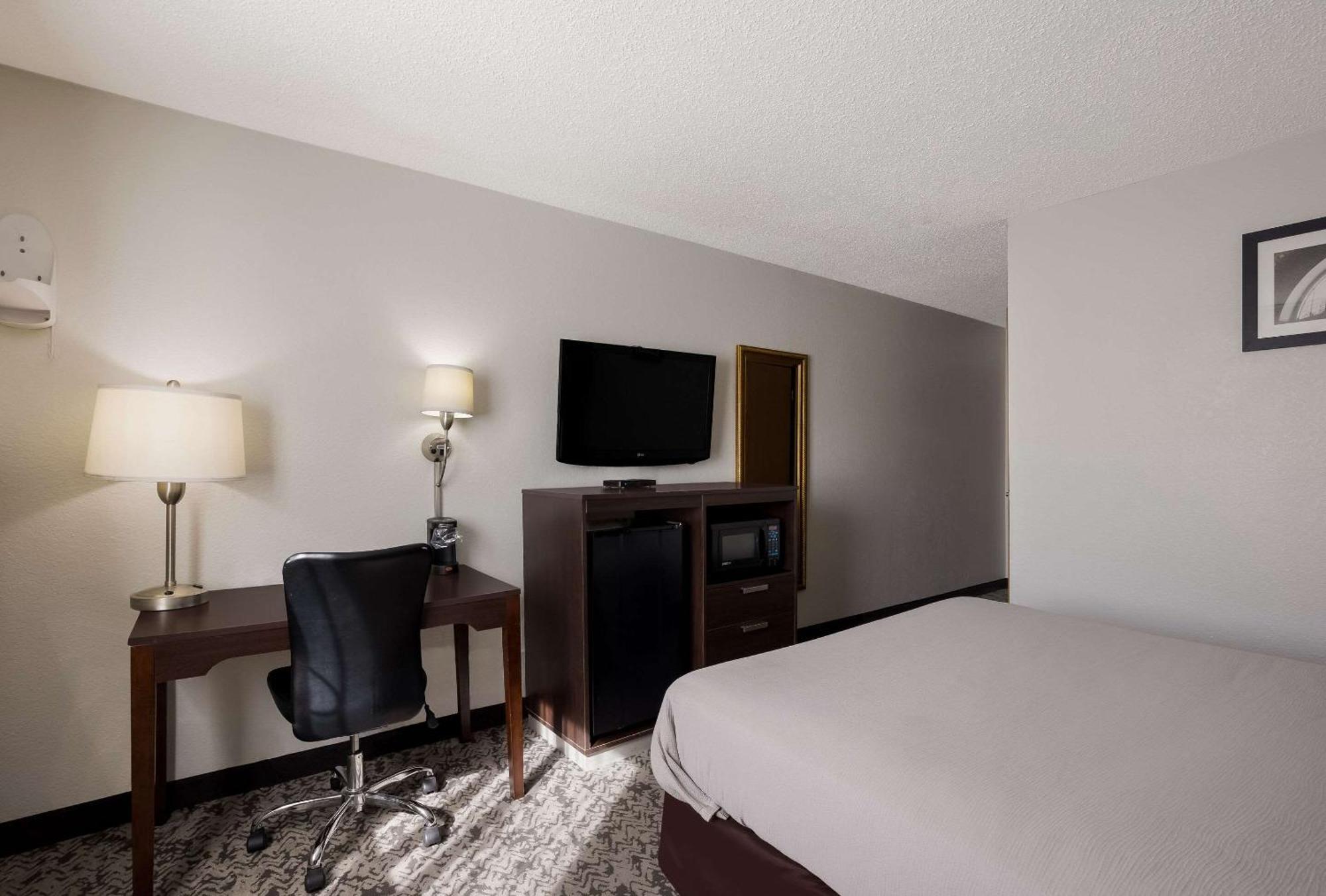 Quality Inn Hall Of Fame Кантон Екстер'єр фото